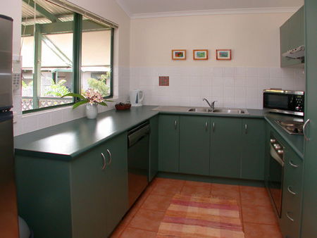 Cocos Beach Bungalows - Lightning Ridge Tourism 0