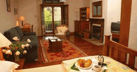 Carriages Country House - Lightning Ridge Tourism 1