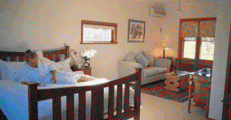 Carriages Country House - Lightning Ridge Tourism 3
