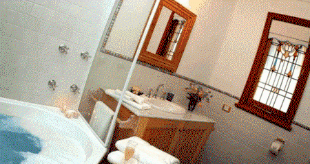 Carriages Country House - Lightning Ridge Tourism 5