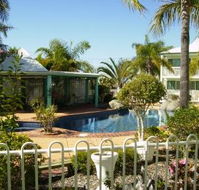 Reef Adventureland Motor Inn - Lightning Ridge Tourism