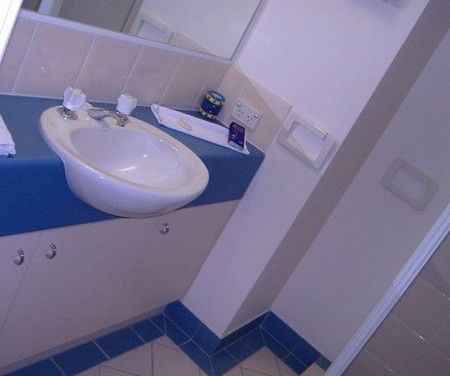 Fairseas Apartments - Lightning Ridge Tourism 2