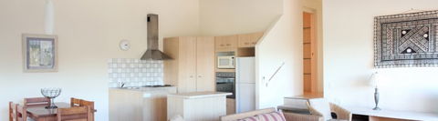 Peregian Court Resort - Lightning Ridge Tourism 2