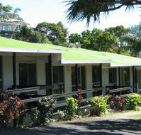 Villa Coolum - Lightning Ridge Tourism