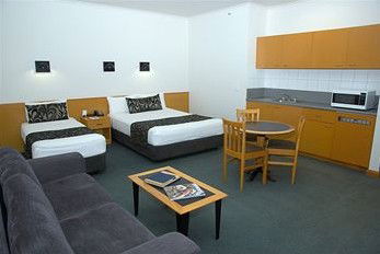Darwin Central Hotel - Lightning Ridge Tourism 2