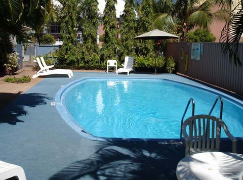 Poinciana Inn - Lightning Ridge Tourism 2