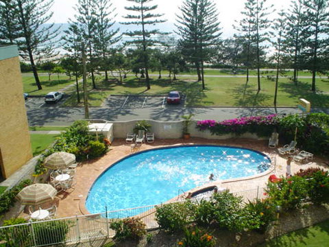 Cashelmara Beachfront Apartments - Lightning Ridge Tourism 1