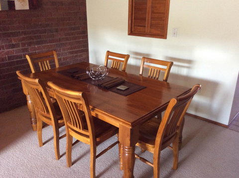 Cleveland Visitor Villas Motel & Shailer Park Garden Villas - Lightning Ridge Tourism 1