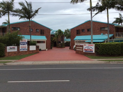 Cleveland Visitor Villas Motel & Shailer Park Garden Villas - Lightning Ridge Tourism 2