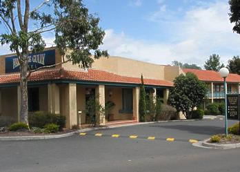 Ferntree Gully Hotel Motel - Lightning Ridge Tourism 0