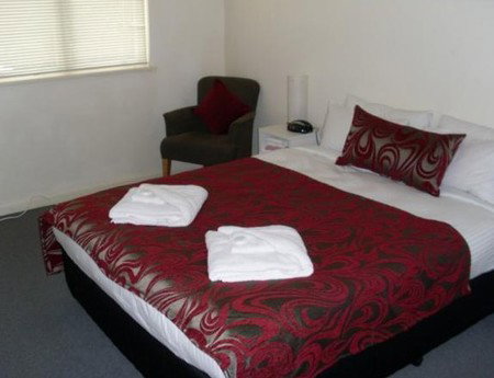 Darling Towers Executive Serviced Apartments - Lightning Ridge Tourism 1