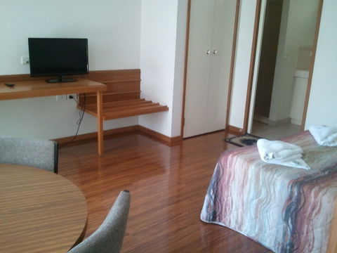 Beaconsfield Lodge Motel - Lightning Ridge Tourism 3
