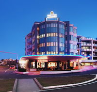 Grand Palais Beachside Resort - Lightning Ridge Tourism