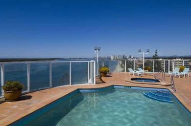 Atrium Resort - Lightning Ridge Tourism 9