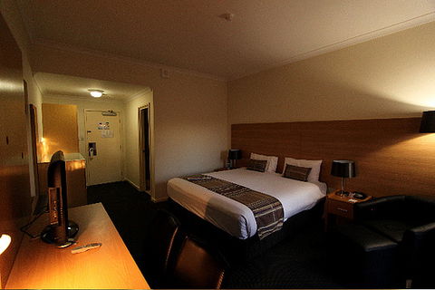 Country Comfort Inter City Perth Hotel & Apartments - Lightning Ridge Tourism 4