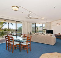 Chateau Royale Beach Resort - Lightning Ridge Tourism
