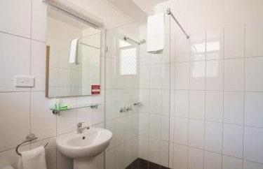 Vitina Studio Motel - Lightning Ridge Tourism 4