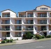 Whitecaps Holiday Apartments - Lightning Ridge Tourism