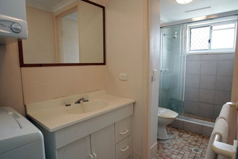 St Marie Apartments - Lightning Ridge Tourism 3