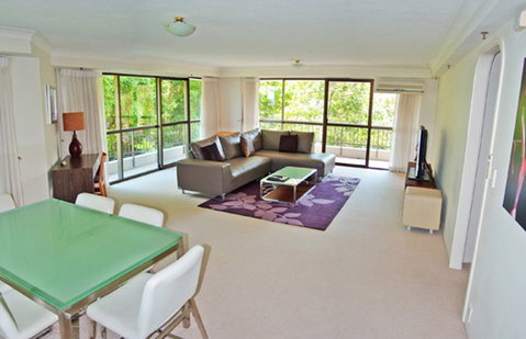 Gemini Court Holiday Apartments - Lightning Ridge Tourism 1