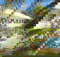 Silvester Palms Holiday Apartments - Lightning Ridge Tourism