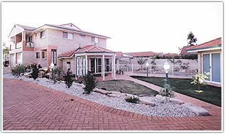 Toowoomba Uni Accommodation Group - Lightning Ridge Tourism 0