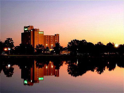 Mercure Sydney Airport - Lightning Ridge Tourism 0