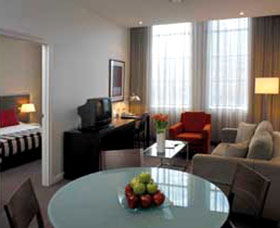 Medina Executive - Lightning Ridge Tourism 0