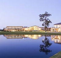 The Crowne Plaza Hotel - Lightning Ridge Tourism