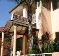 Parade Lodge - Lightning Ridge Tourism