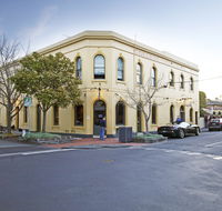 College Lawn Hotel - Lightning Ridge Tourism