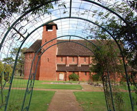 Fairbridge Village - Lightning Ridge Tourism 0
