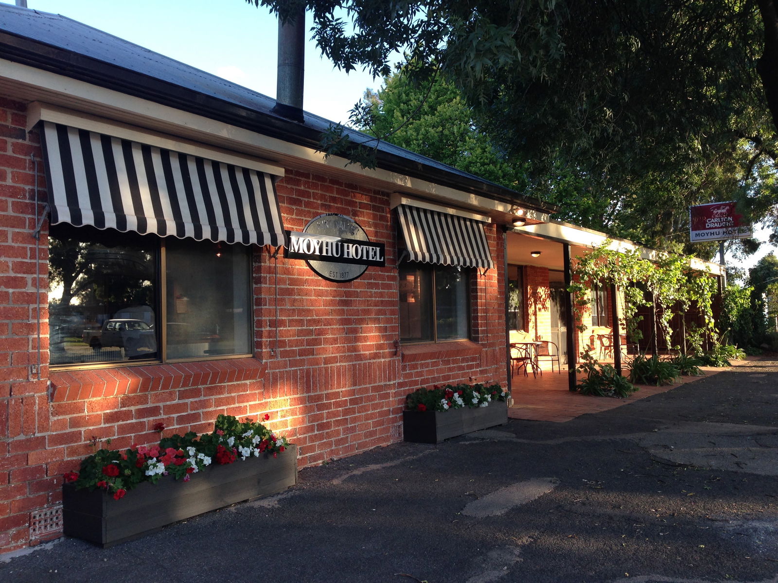  Lightning Ridge Tourism