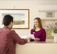 Golden Chain Welcome Inn 277 - Lightning Ridge Tourism