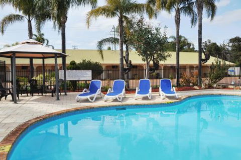 Pinjarra Resort  - Lightning Ridge Tourism 0
