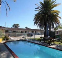 Albatross Motor Inn - Lightning Ridge Tourism