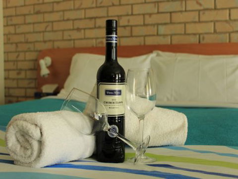 Kilcoy Gardens Motor Inn - Lightning Ridge Tourism 3