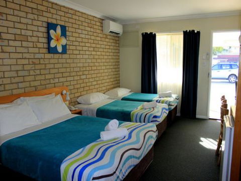 Kilcoy Gardens Motor Inn - Lightning Ridge Tourism 7