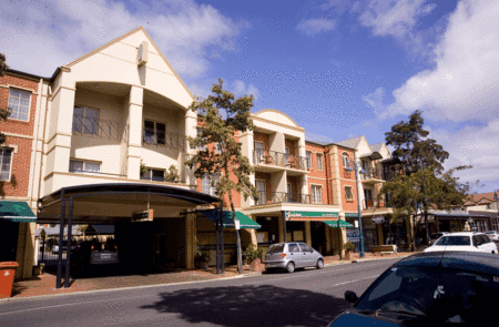 The Grand Apartments - Lightning Ridge Tourism