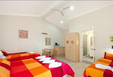 Pacific Palms Motel - Lightning Ridge Tourism 0