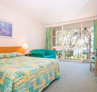 Bay Waters - Lightning Ridge Tourism
