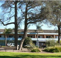 Huskisson Beach Motel - Lightning Ridge Tourism