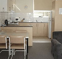 Glenelg Holiday Apartments-Corfu - Lightning Ridge Tourism