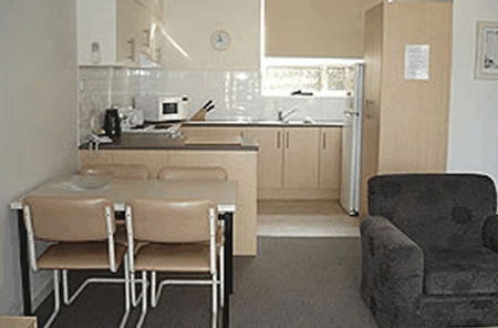 Glenelg Holiday Apartments-Corfu - Lightning Ridge Tourism 0