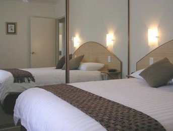 Bay Beach Motel - Lightning Ridge Tourism 0