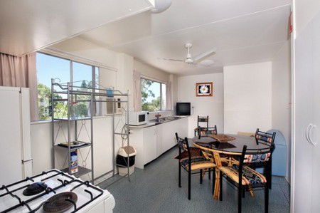 Ambassador Motor Inn Brisbane - Lightning Ridge Tourism 2