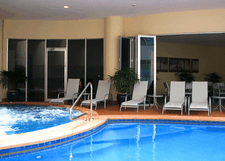 Macarthur Chambers - Lightning Ridge Tourism