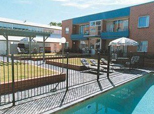 Quest Rosehill - Lightning Ridge Tourism 4