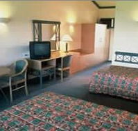 Camden Valley Country Club - Lightning Ridge Tourism