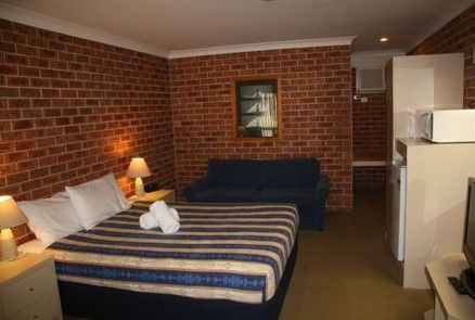 Comfort Inn Lake Macquarie - Lightning Ridge Tourism 0